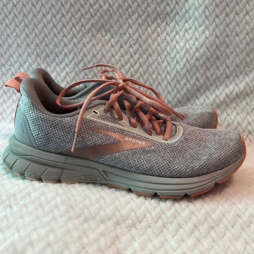 Brooks Anthem 3 grey and peach
